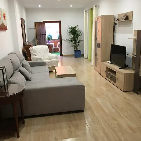 With Private Patio Lejlighed Fuengirola